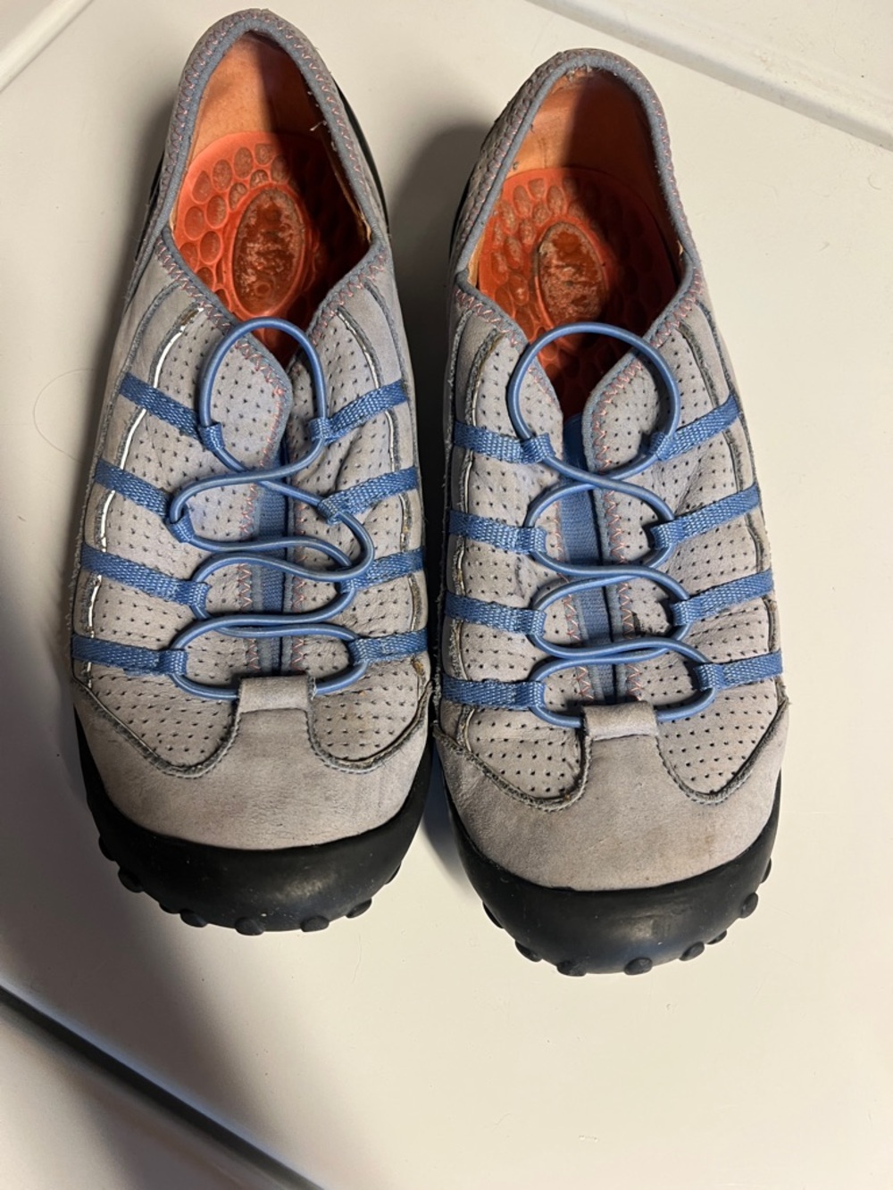 Well Worn Women’s Privo  Lace-Loop Leather Walking Shoes in Light Gray and Blue